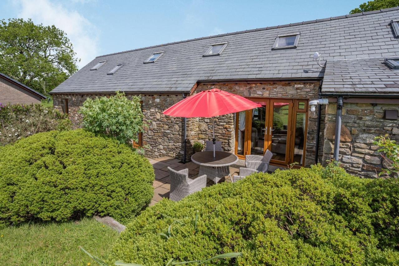 Ysgubor Hir Villa Llanedy Exterior photo